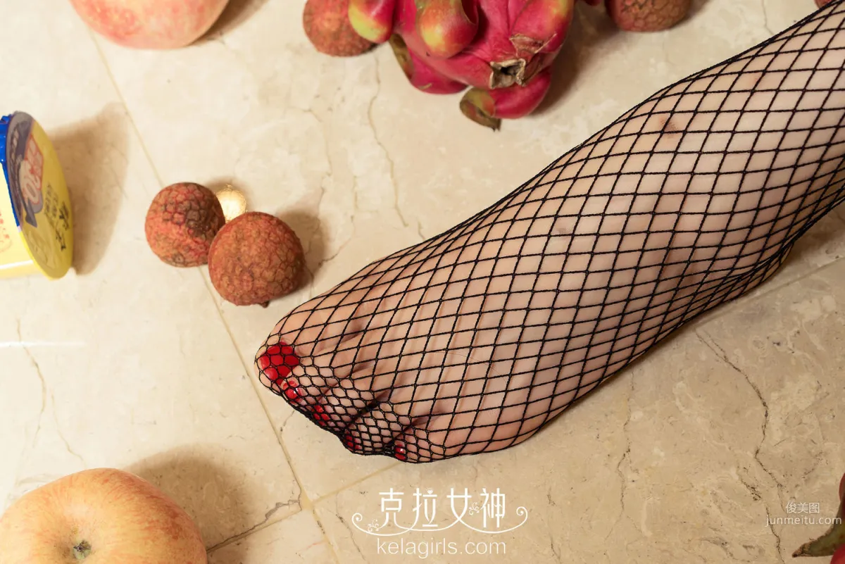 欣宜《厨房里的美娇娘》 [克拉女神] 写真集19