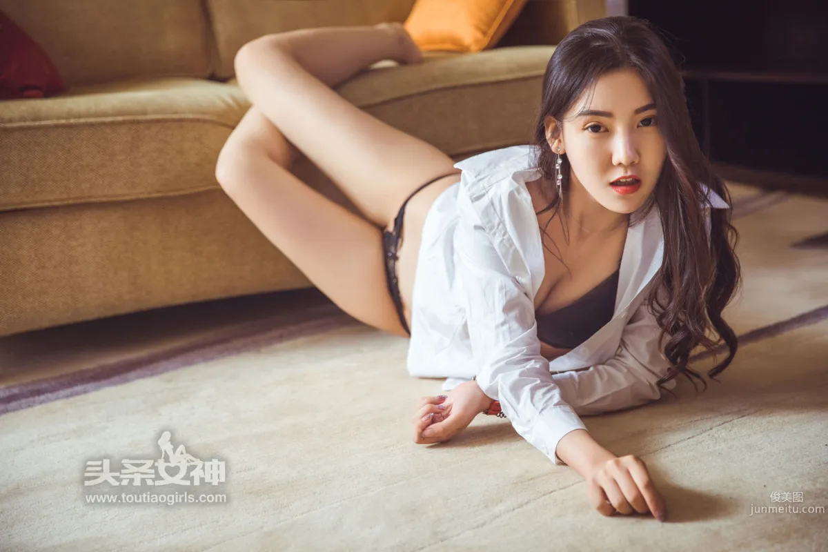 雪娇《玲珑宝贝美腿物语》 [头条女神] 写真集32