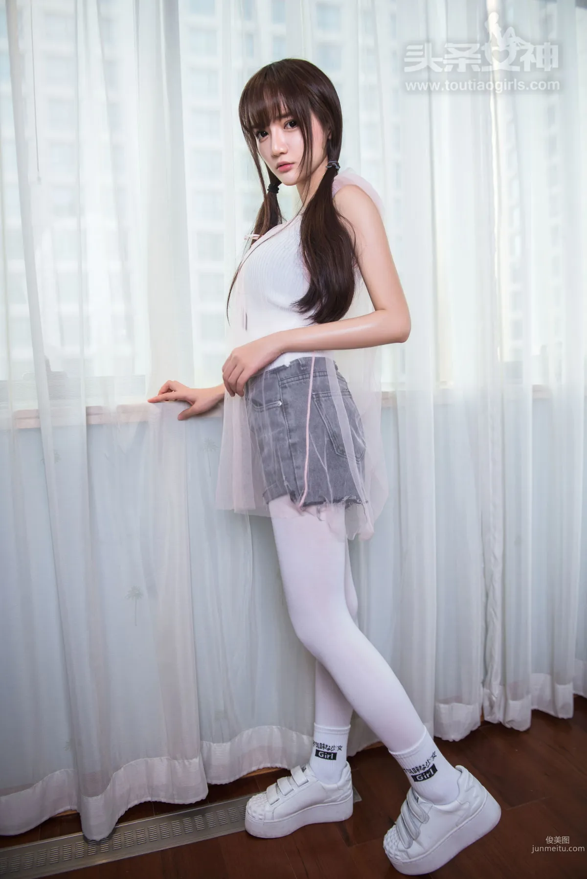 小如镜《白袜子人间物语》 [头条女神] 写真集2