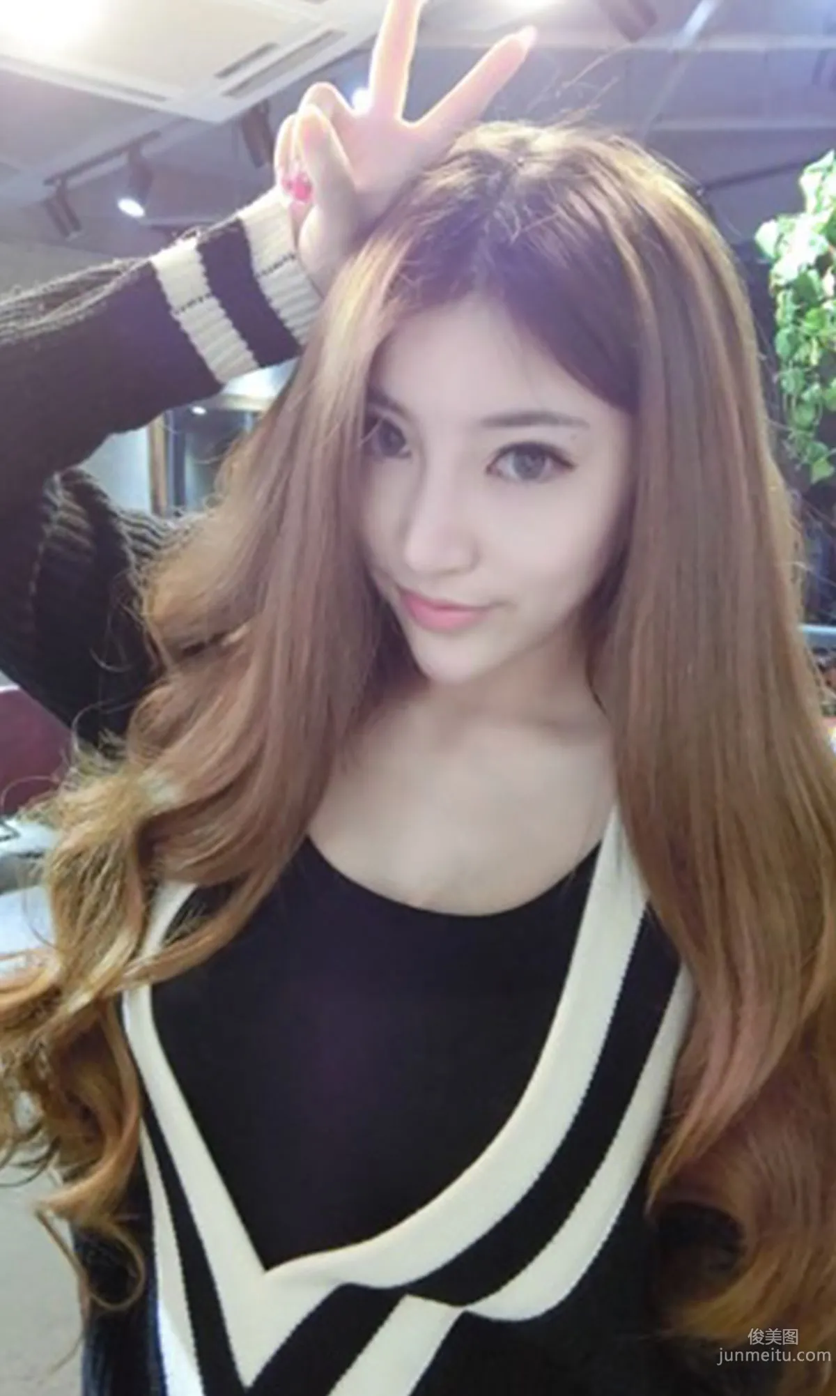 Qunqun (Zhang Xiaofan) Wasp Waist and Beautiful Bust, Pure and Lovely [Ugirls] No.003 Photo Set photo 3