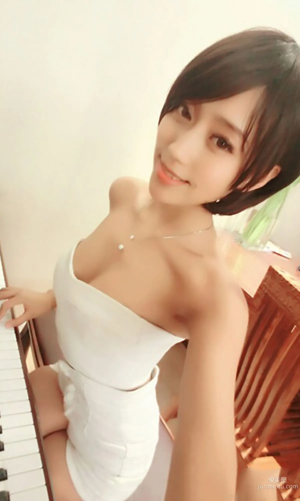 Ma Xinyue 《Sexy Car Model, Blood-Pumping Attack》 [Ugirls] No.002 Photo Set photo 3