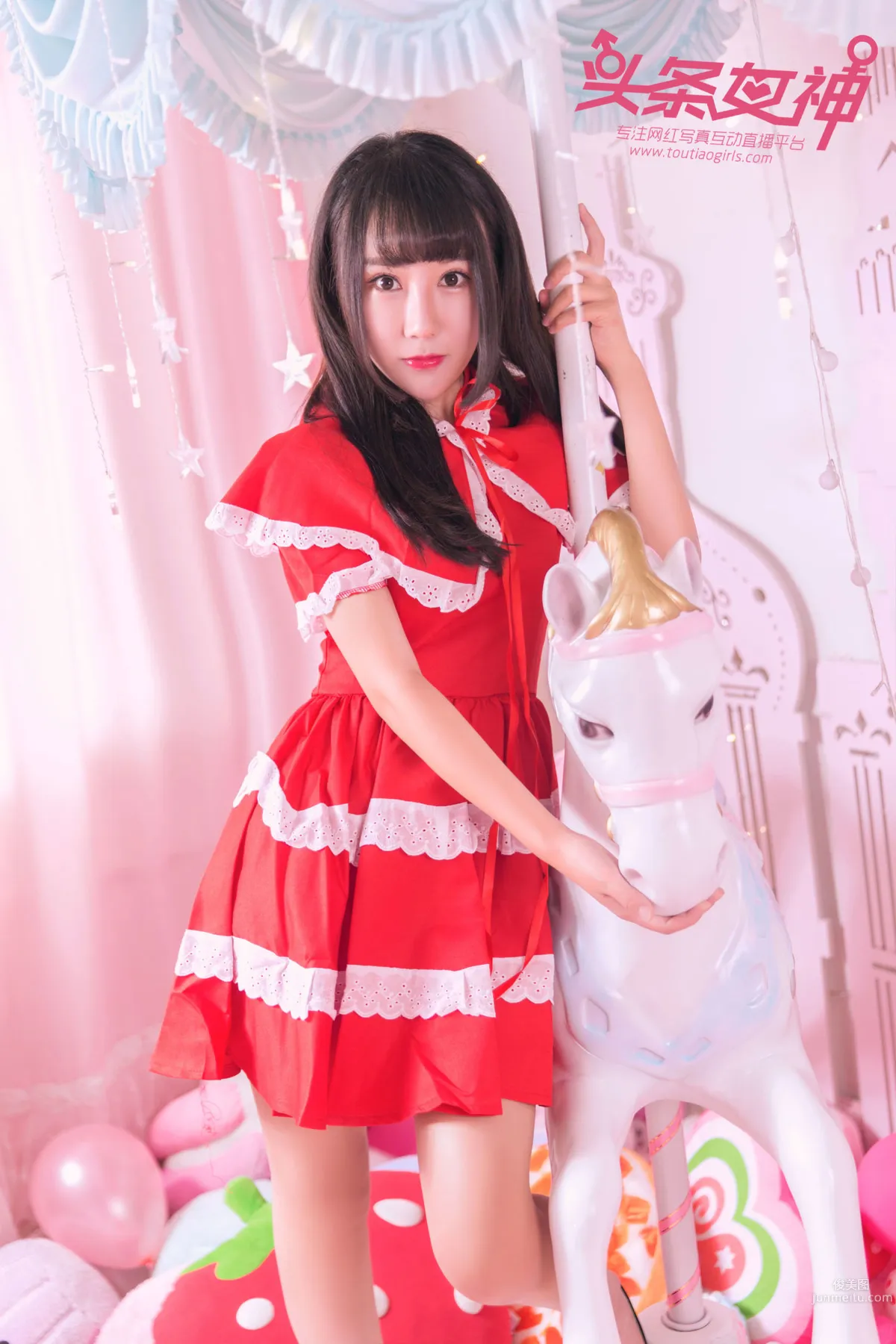 笑笑《旋转木马》 [头条女神] 写真集2