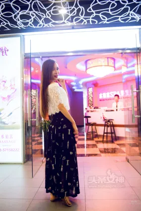 艾小青《女神探店水铂宫篇》 [头条女神] 写真集