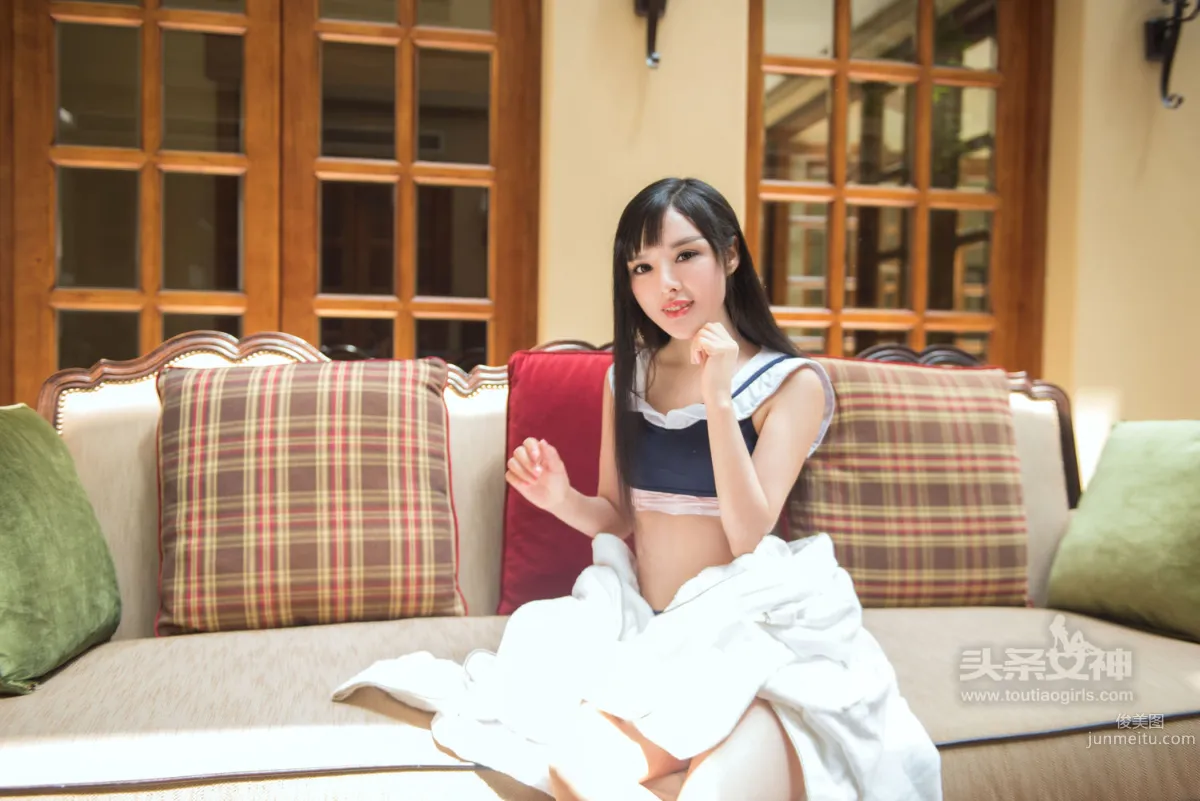 周熙妍《学生服幻想萝莉》 [头条女神] 写真集1