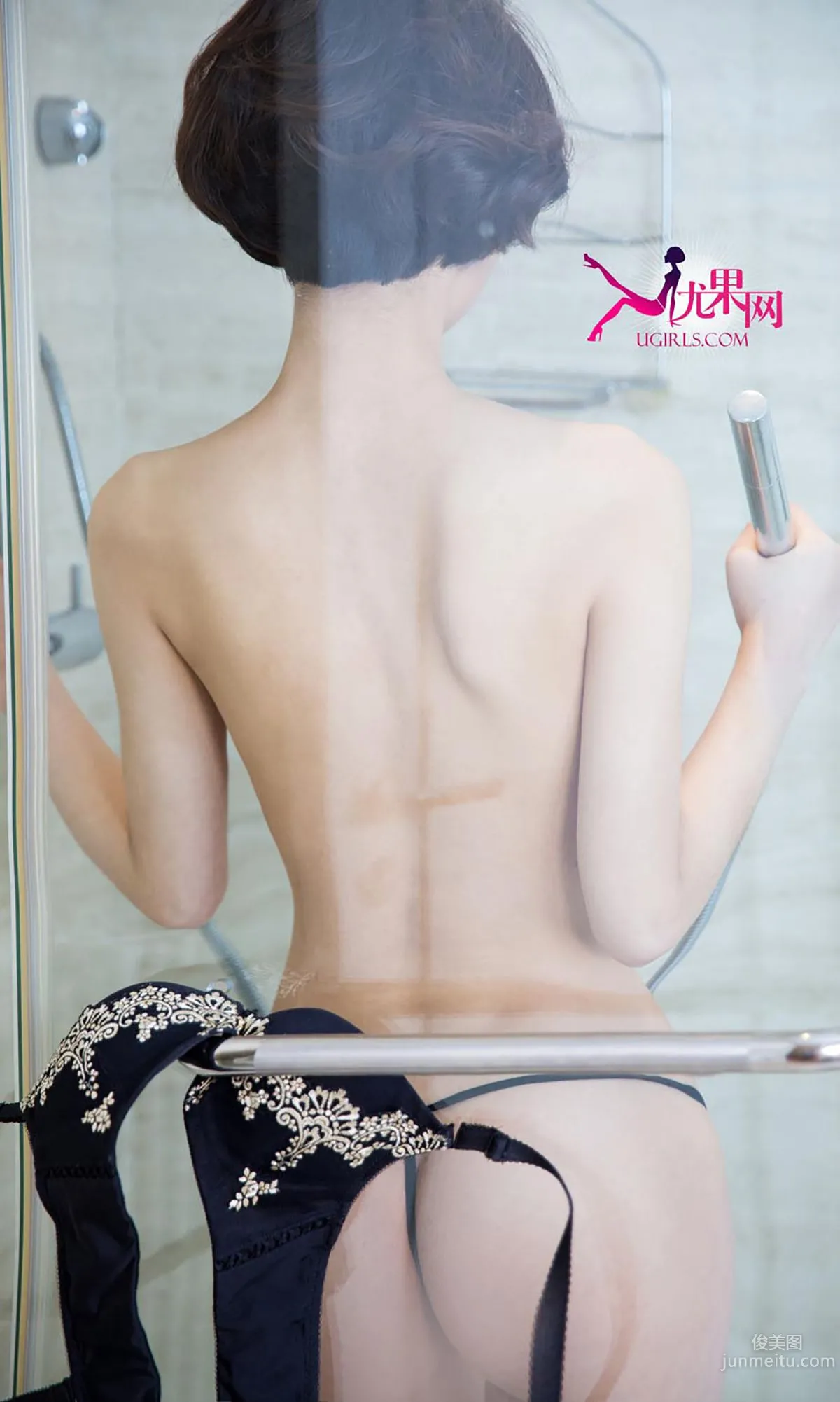 Wenjing Autism, Falling in Love with the Policewoman [Ugirls] No.327 Photo Set photo 35
