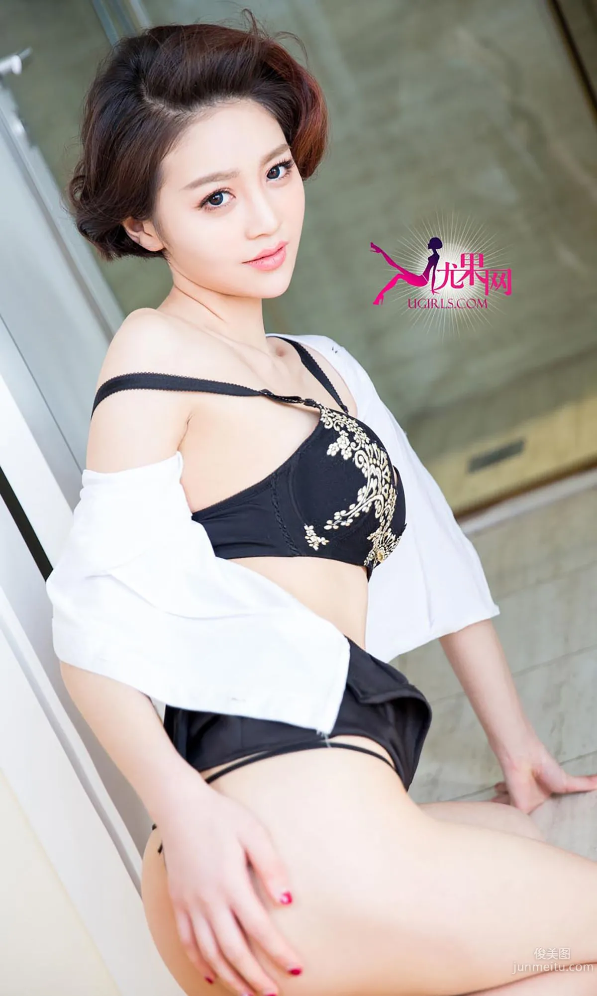 Wenjing Autism, Falling in Love with the Policewoman [Ugirls] No.327 Photo Set photo 26