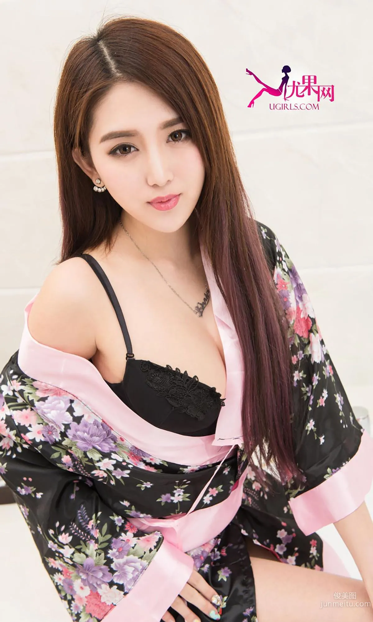 仙妮《比櫻花更爛漫》 [愛尤物Ugirls] No.260 寫真集 30
