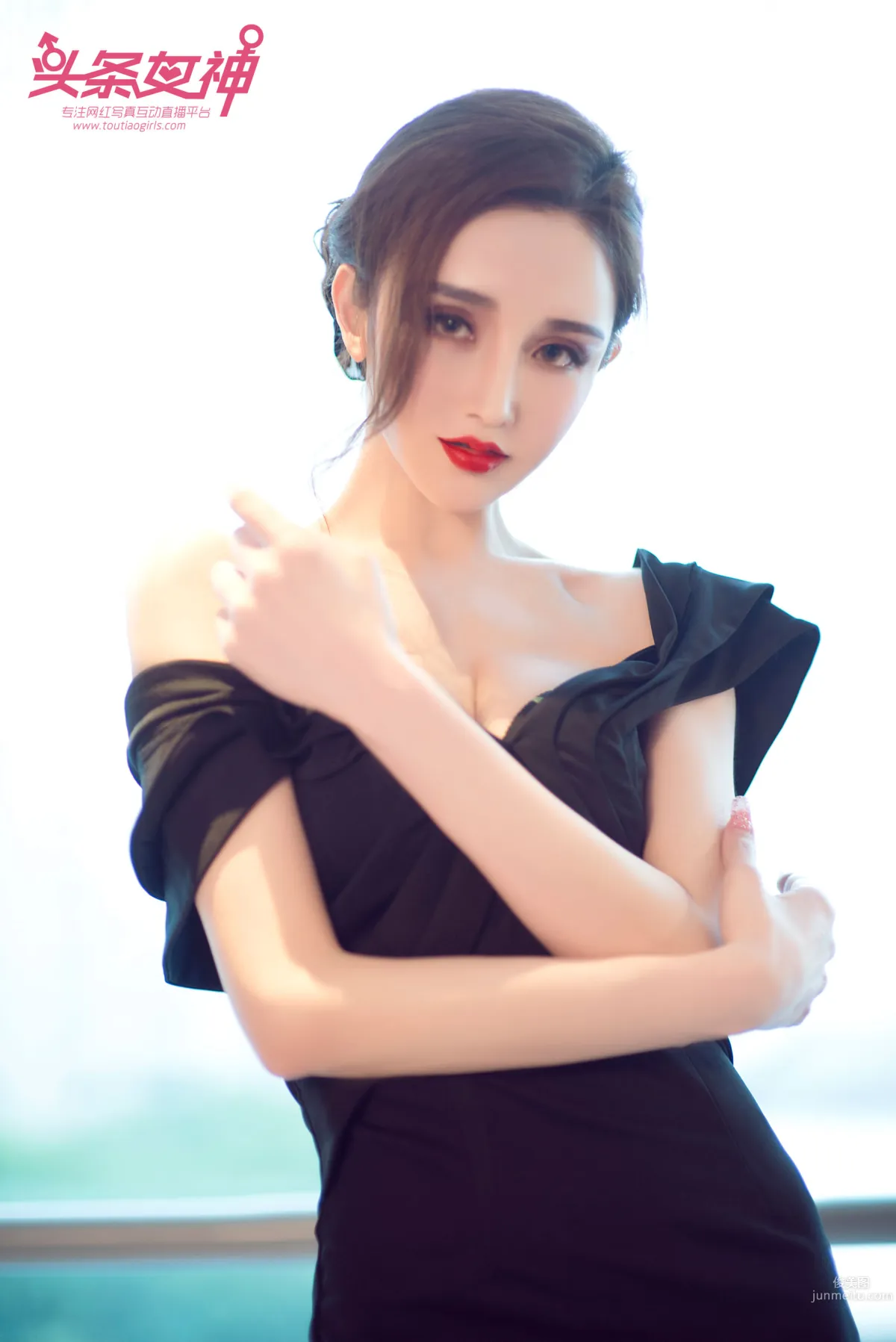 阿依努爾瓦娅《公主駕到》 [頭條女神] 寫真集 16