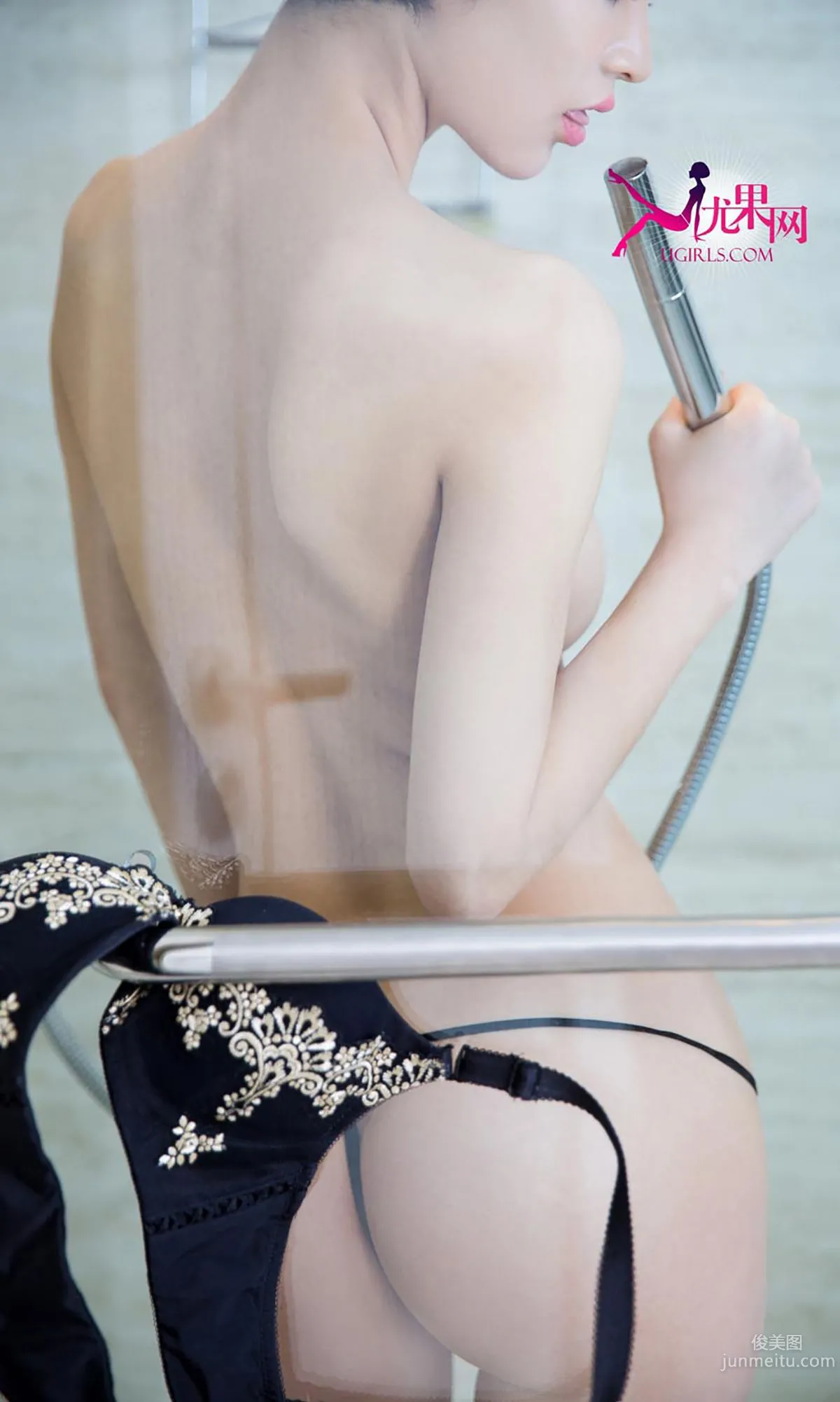 Wenjing Autism, Falling in Love with the Policewoman [Ugirls] No.327 Photo Set photo 36