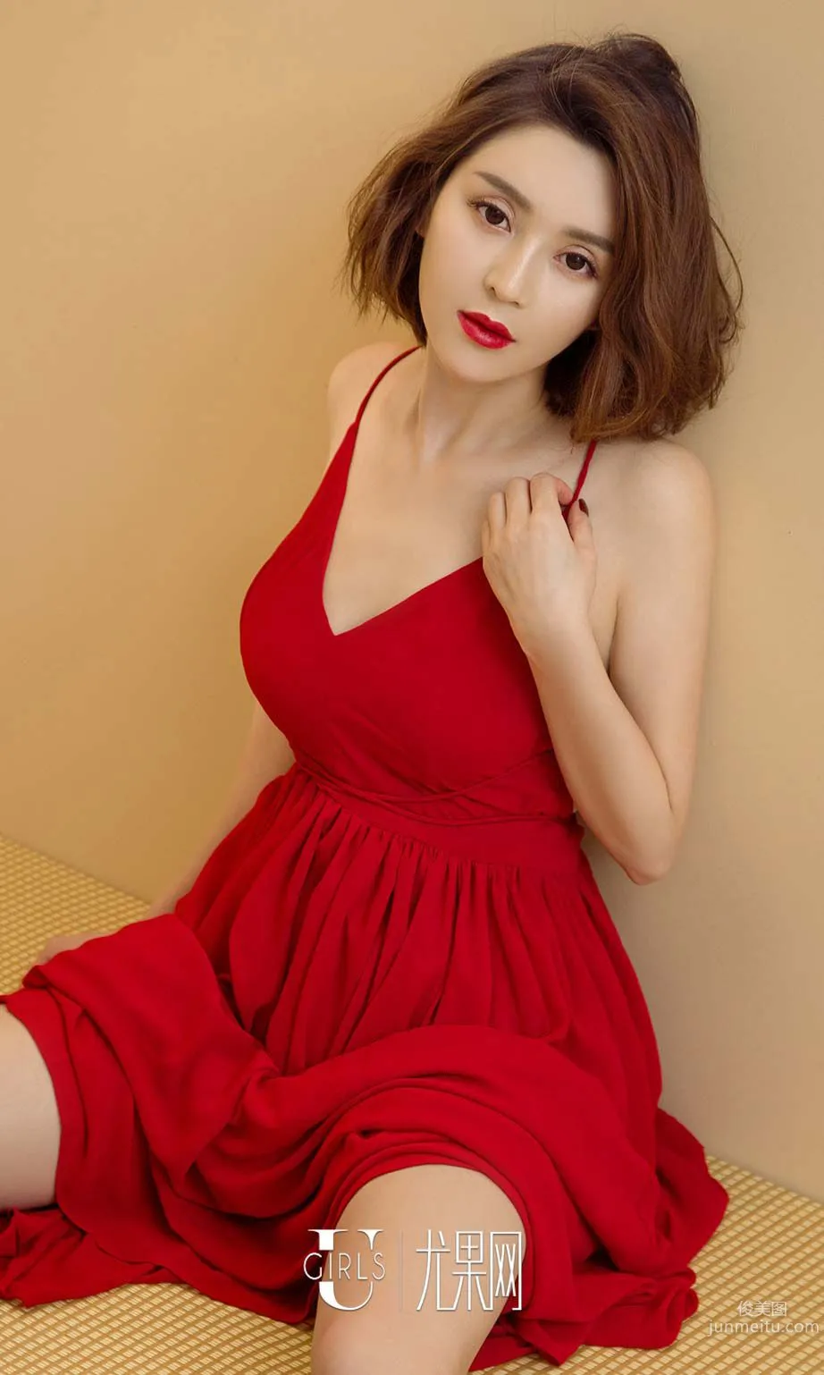 Lin Xin Big Red Robe [Ugirls App] No.590 Photo Set photo 23