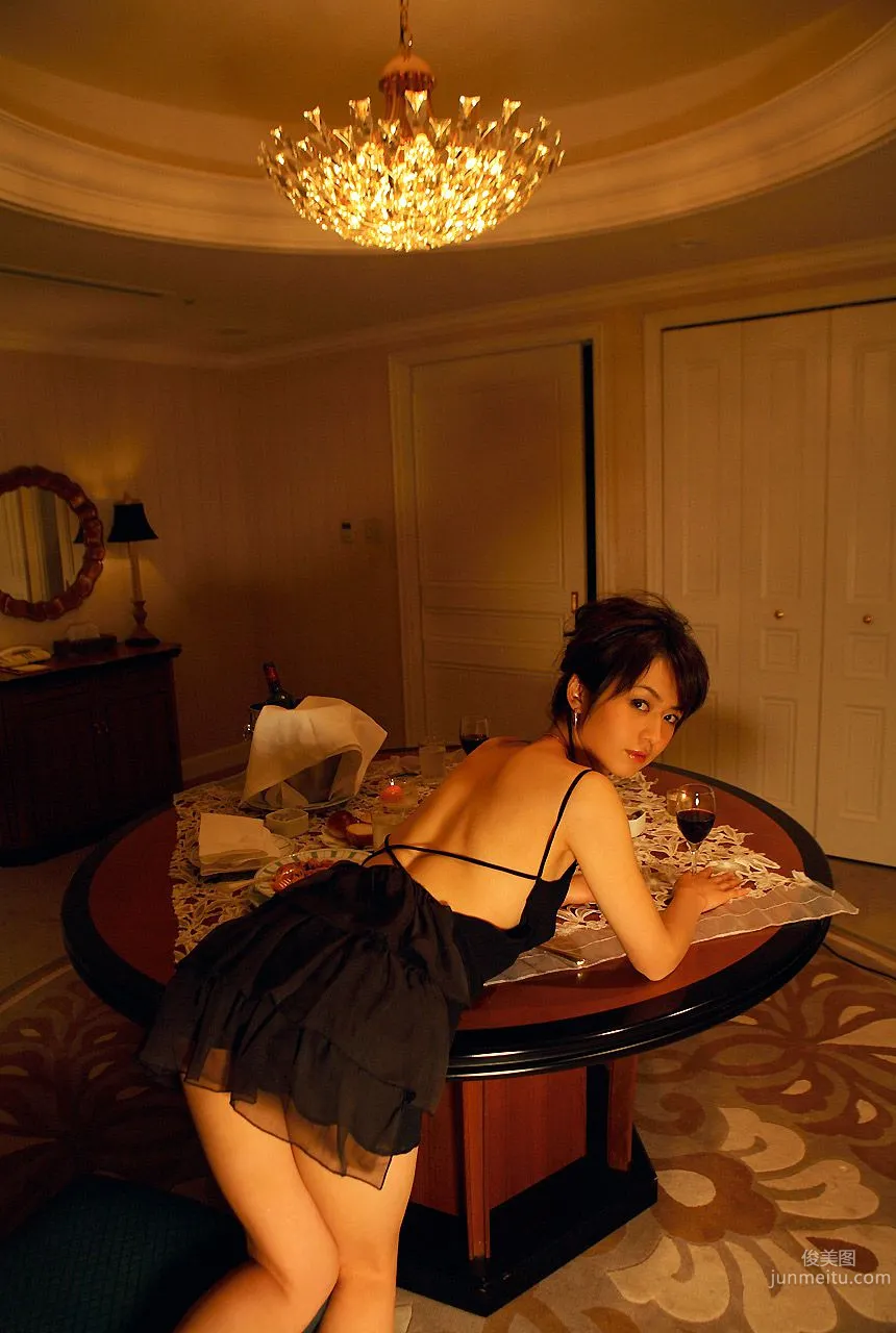 Emi Igawa, Night out [Image.tv] Photo Set photo 25
