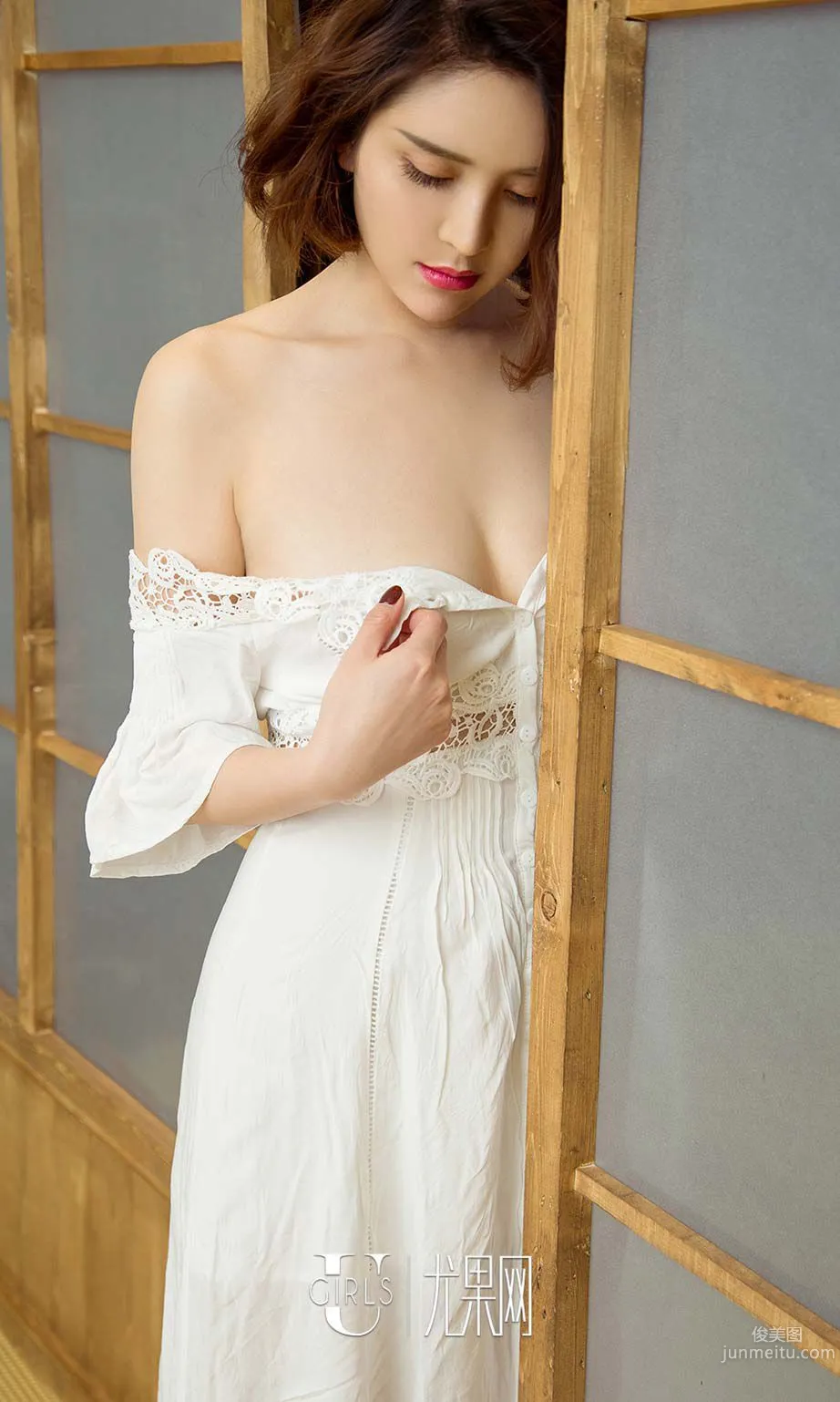 Lin Xin Big Red Robe [Ugirls App] No.590 Photo Set photo 34