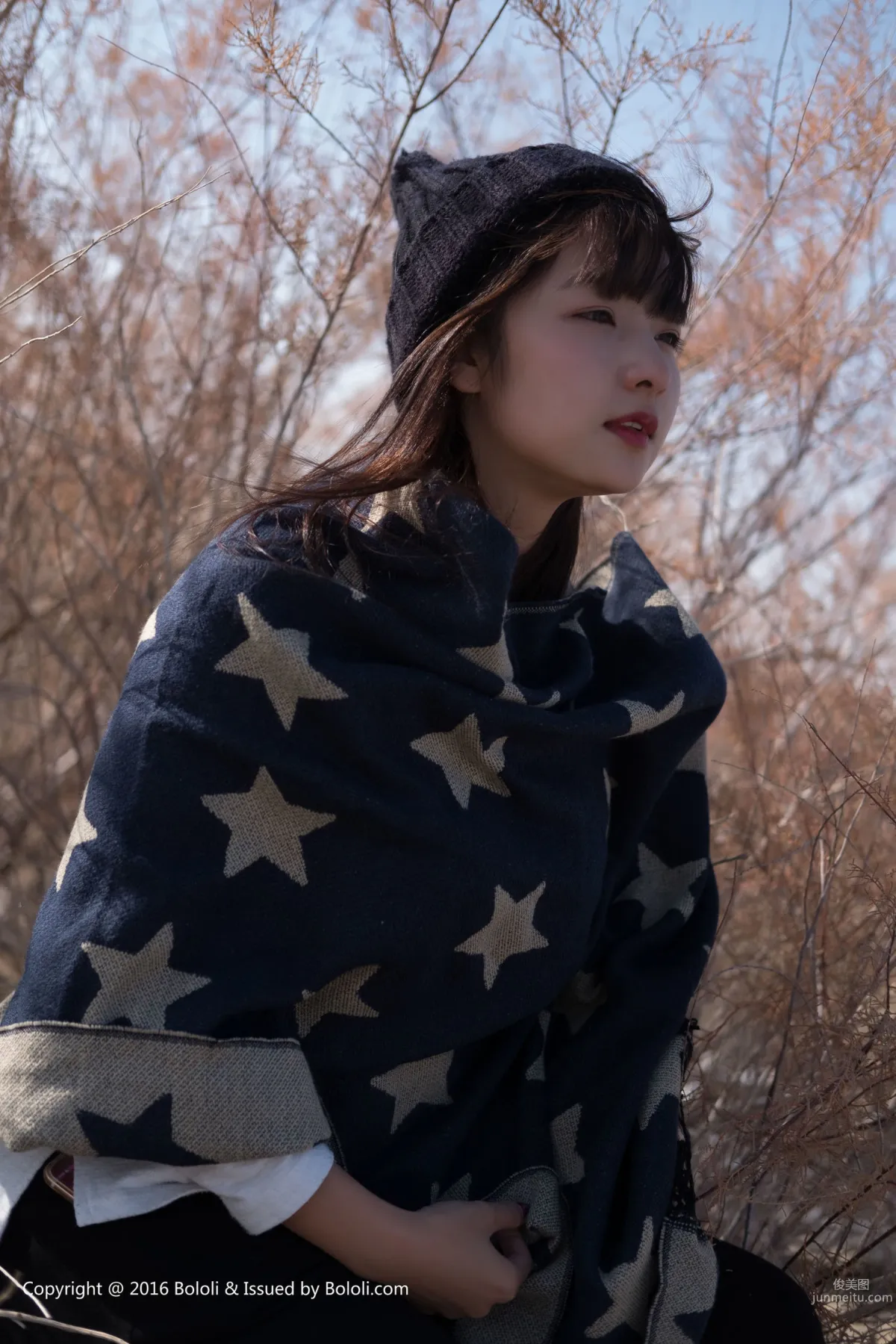 Zhou Wen/Qiu Qiu, Wearing a Sweater, Transforming into a Cutie, Desert Journey [Jimeng Culture] KIM014 Photo Set photo 27