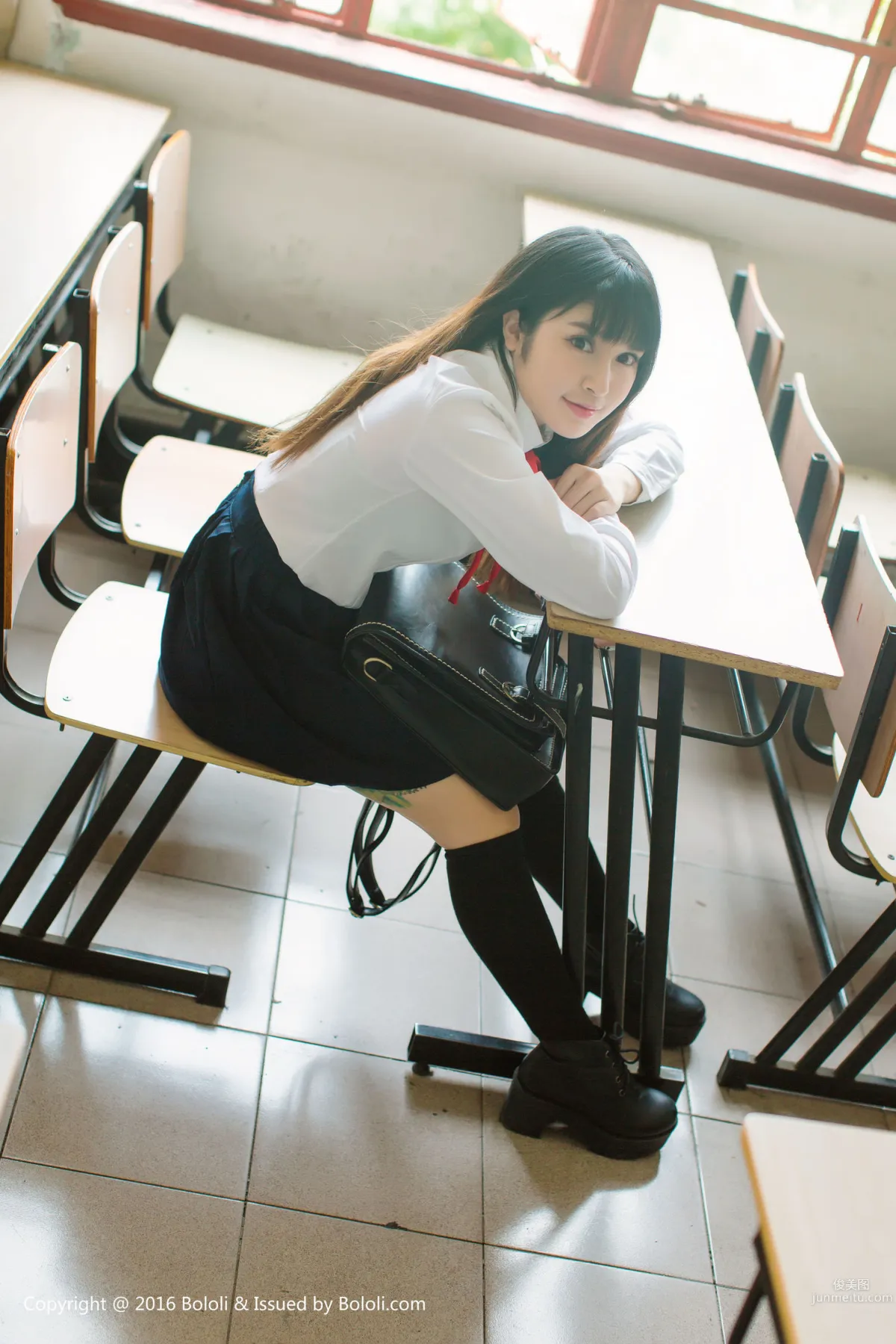 豆豆《校服女生》 [Kimoe激萌文化] KIM019 写真集11