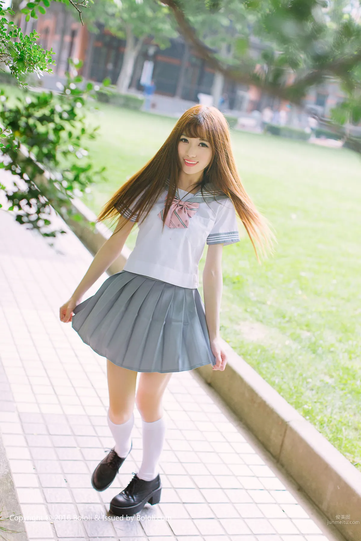 趙奶瑩《奶瑩小花園》 [Kimoe激萌文化] KIM015 寫真集 1