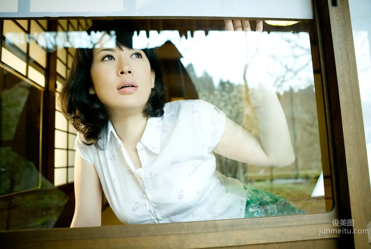 鈴木砂羽 Sawa Suzuki 《Back Brush》 [Image.tv] 写真集24
