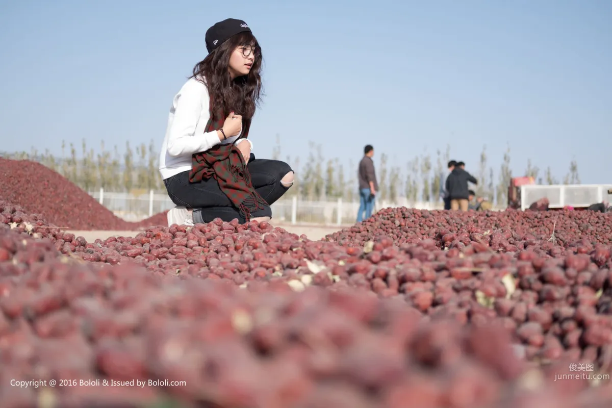 Zhou Wen/Qiu Qiu, Wearing a Sweater, Transforming into a Cutie, Desert Journey [Jimeng Culture] KIM014 Photo Set photo 37