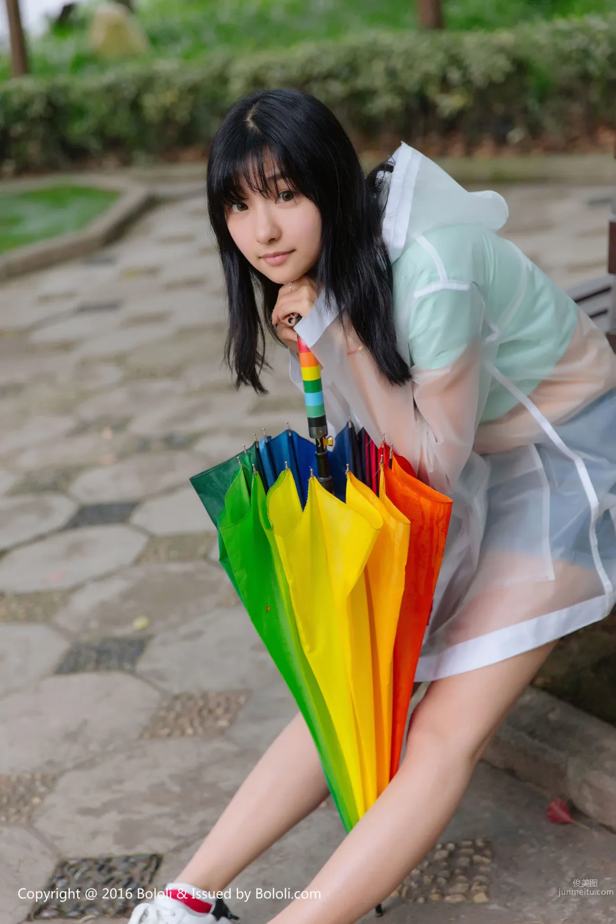 周聞《雨後漫步》 [Kimoe激萌文化] KIM021 寫真集 1