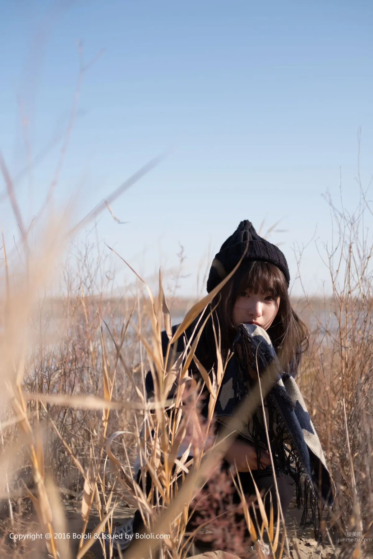 Zhou Wen/Qiu Qiu, Wearing a Sweater, Transforming into a Cutie, Desert Journey [Jimeng Culture] KIM014 Photo Set photo 22