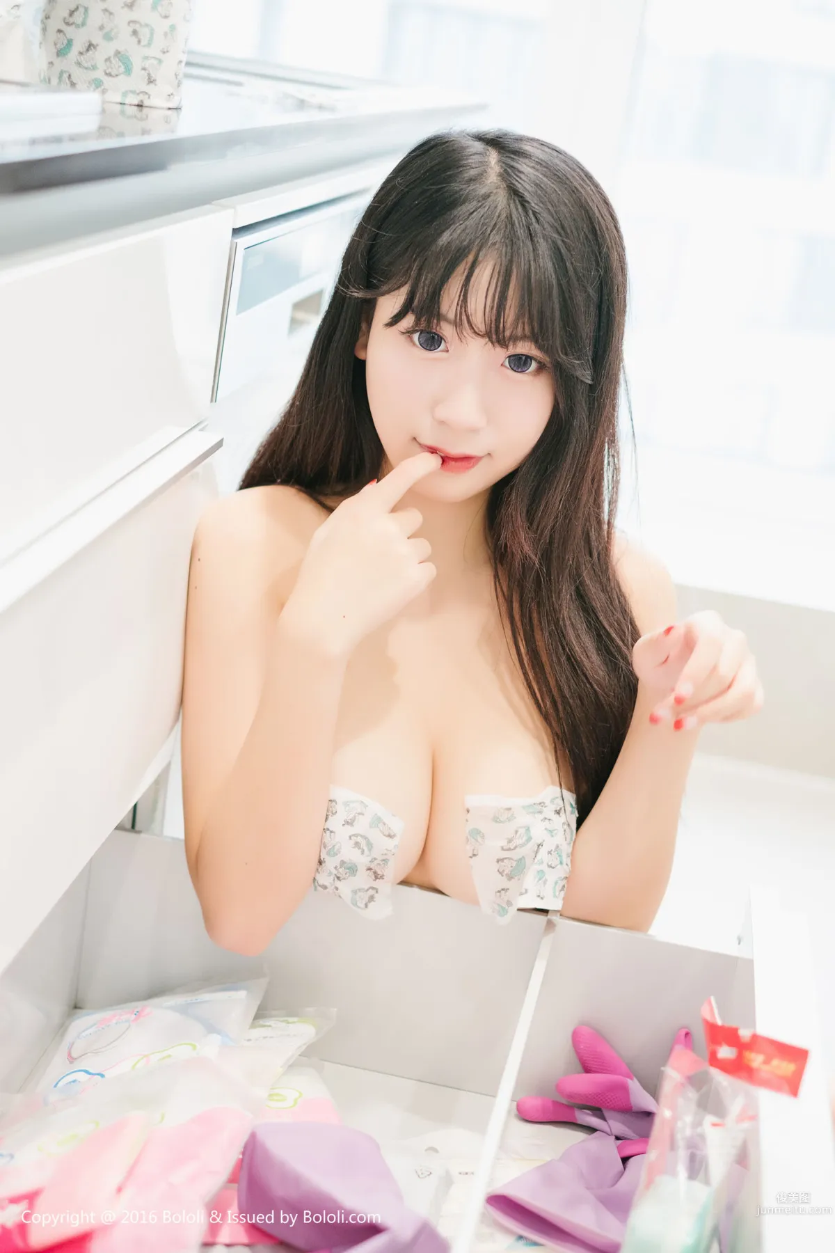貓九醬Sakura《行李箱少女》 [Bololi波蘿社] BOL.109 寫真集 19