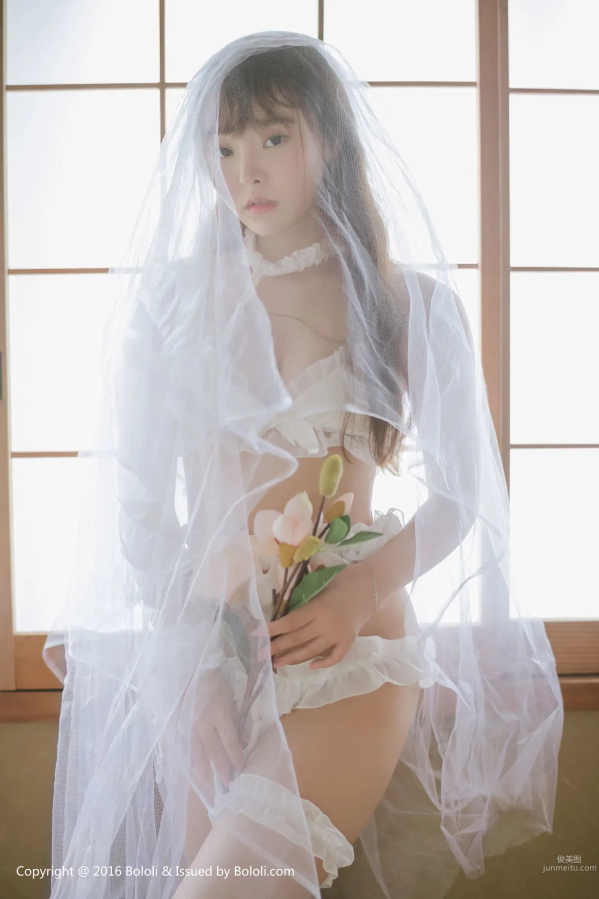 柳侑绮《白紗少女與花》 [Bololi波蘿社] BOL.090 寫真集 19