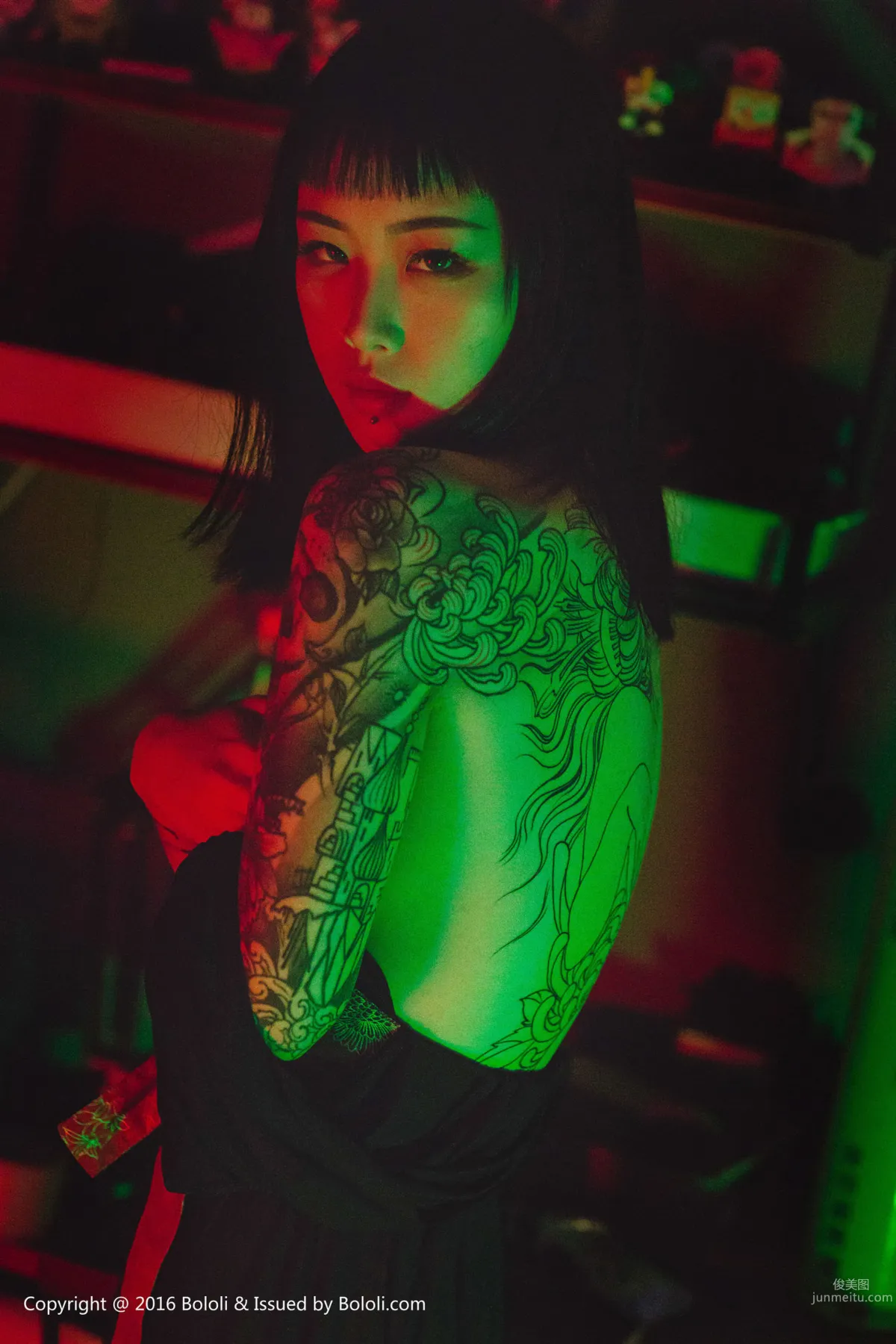 王思匀《纹身少女的风情》 [Bololi波萝社] BOL.087 写真集2