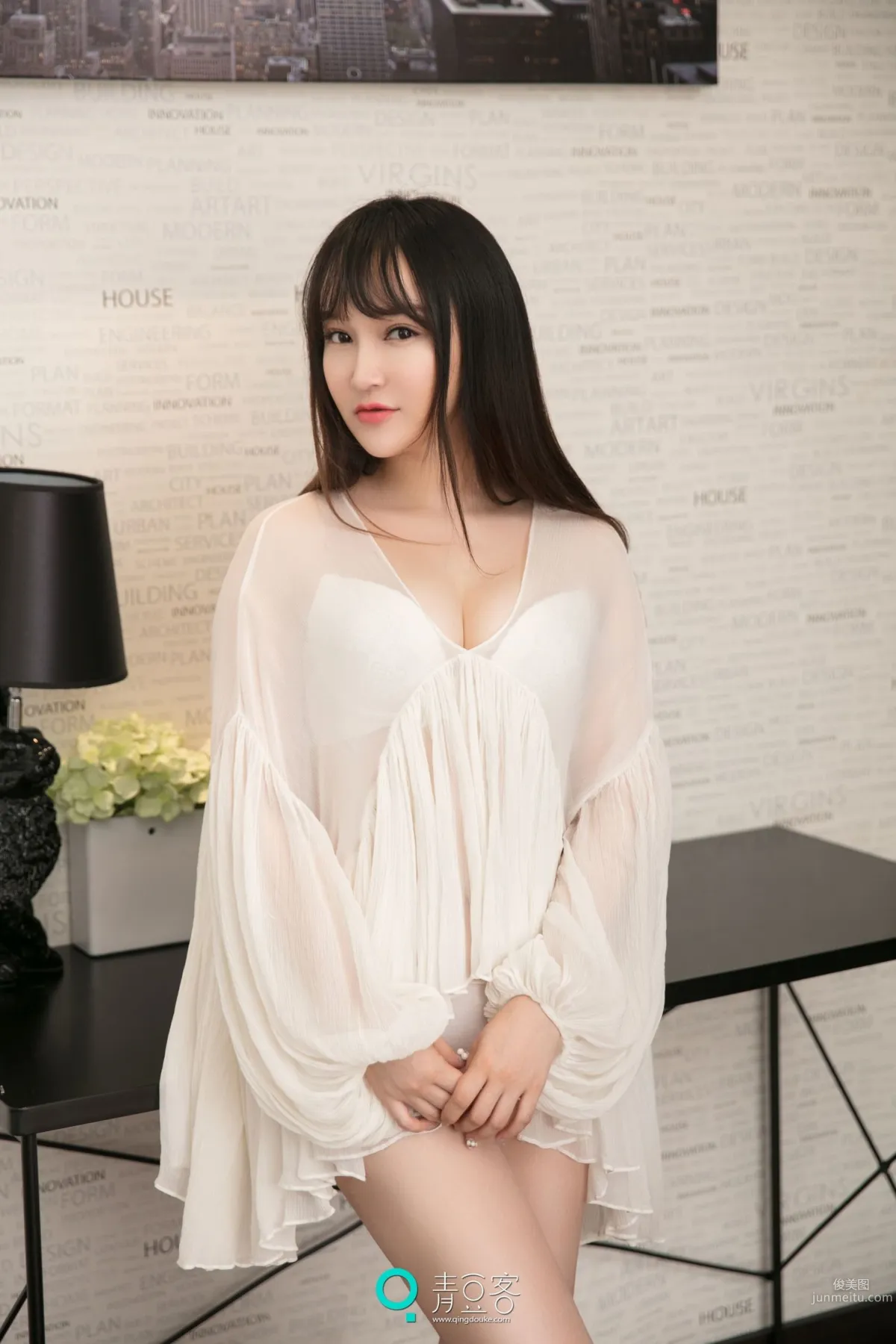 吴娇《透视装+女仆+内衣》 [青豆客] 写真集1