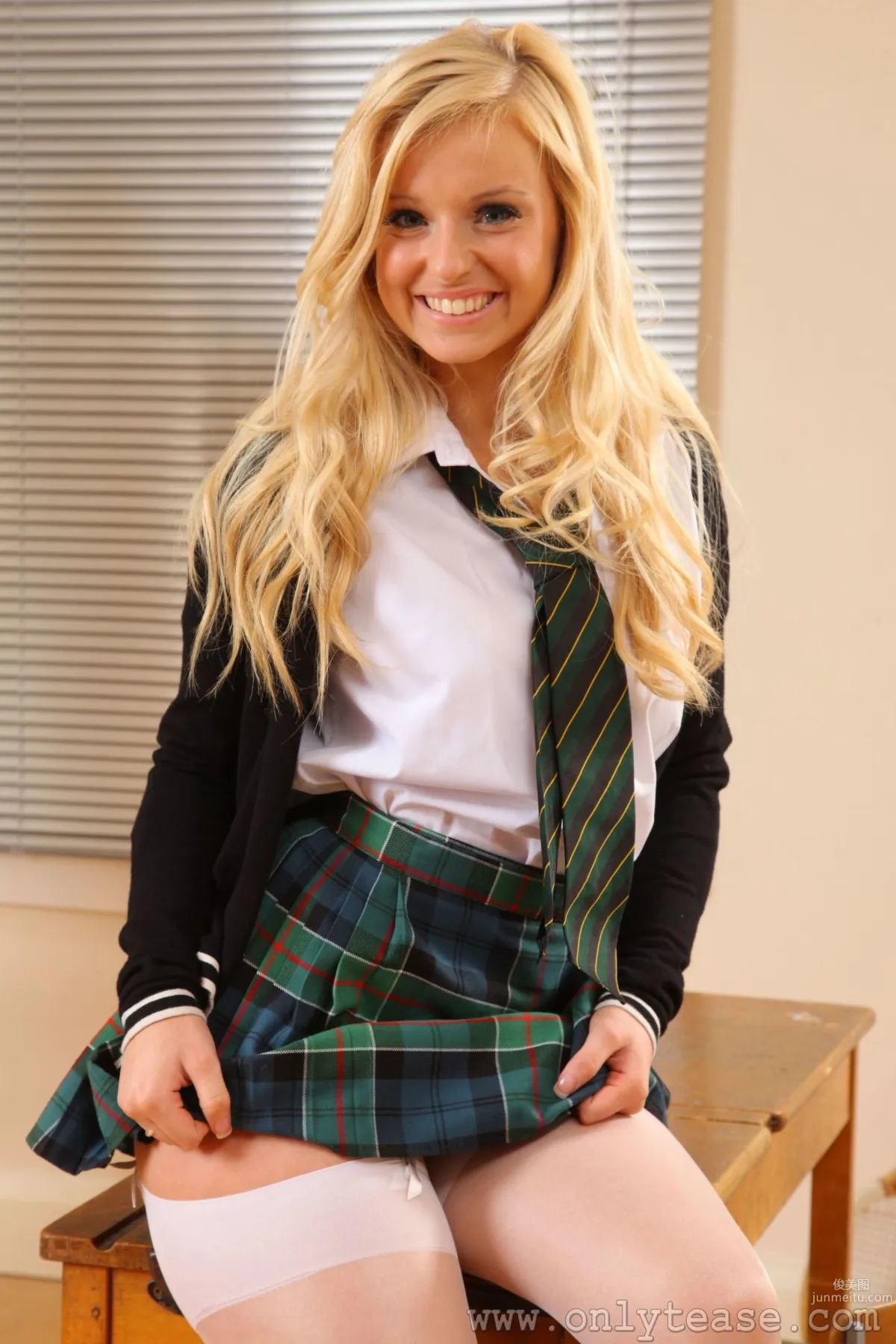 Hollie: OnlyTease photo 18