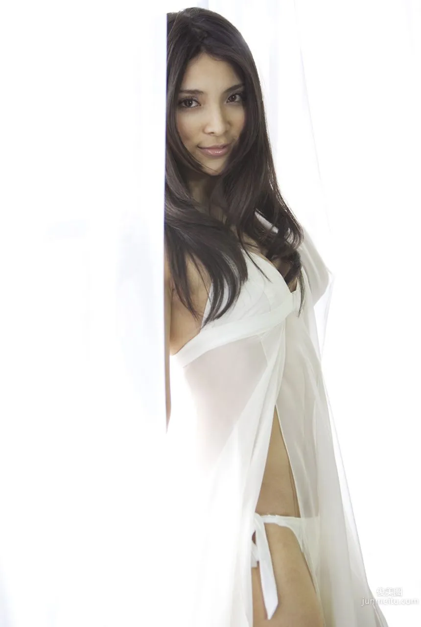 Sayaka Akimoto, Princess Sayaka Part One [Image.tv] Photo Set photo 5