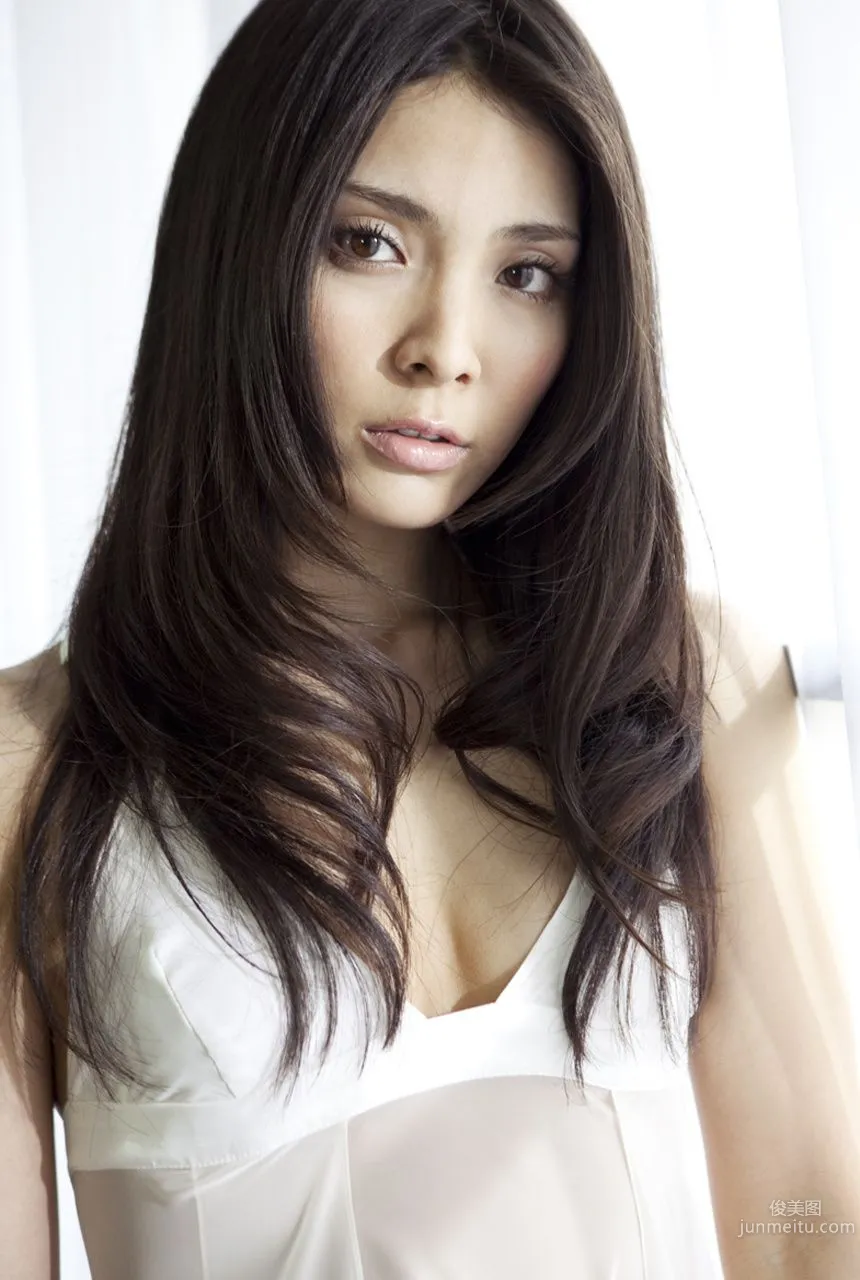 Sayaka Akimoto, Princess Sayaka Part One [Image.tv] Photo Set photo 4
