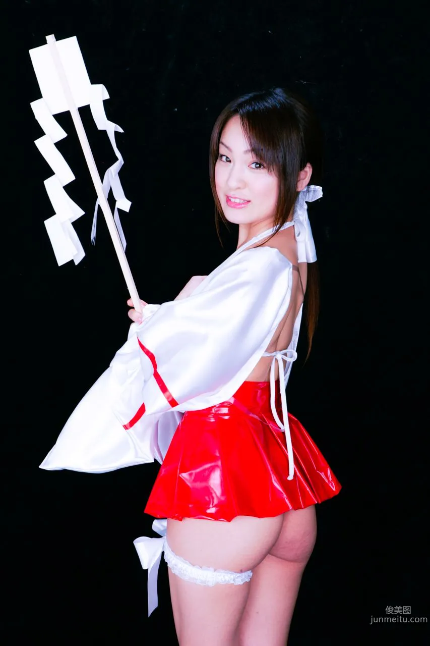 Mika Takami: Image.tv photo 9
