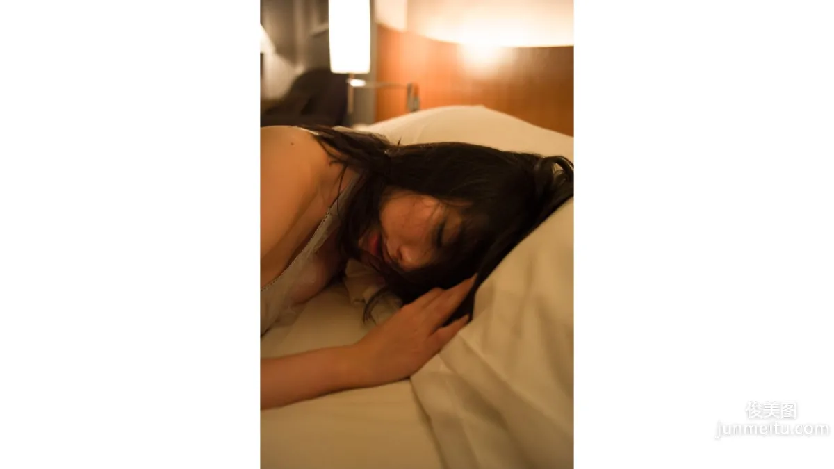 Anna Konno: Image.tv executive suite photo 24