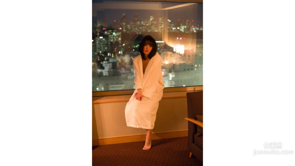 今野杏南 《executive suiteの夜》 [Image.tv] 写真集6