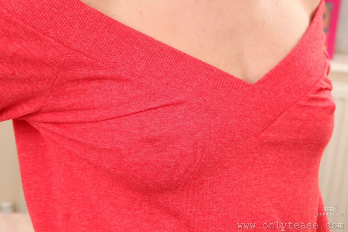 Jana B: OnlyTease photo 4