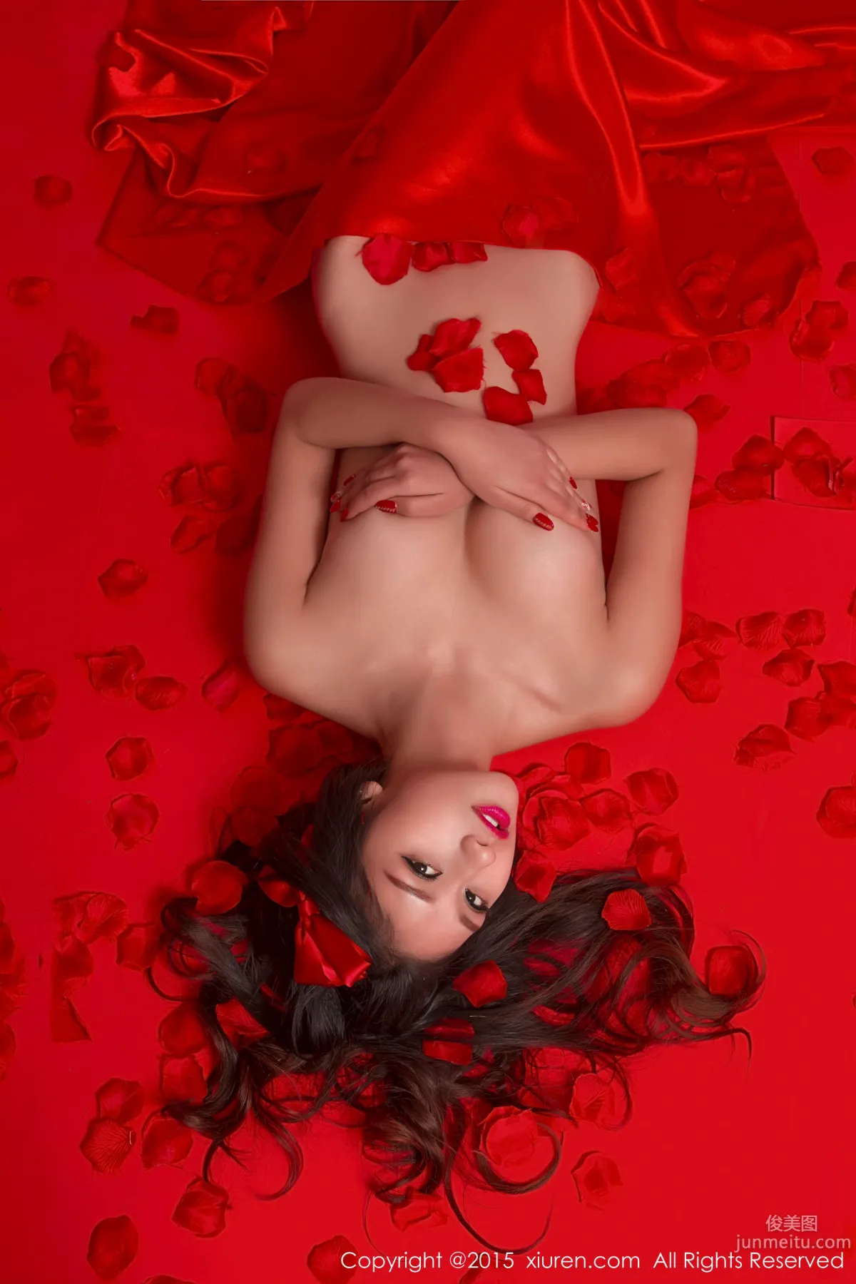 Shi Yu Jiejie, Red Background Theme [XiuRen] No.282 Photo Set photo 37