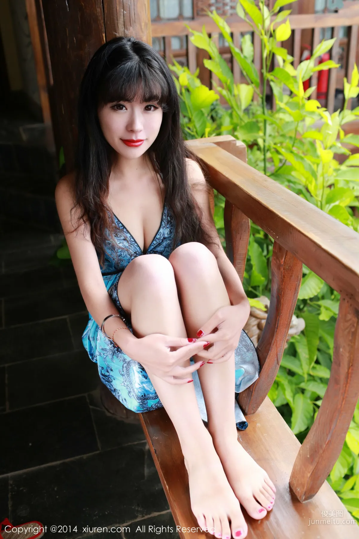 Liu Xueni Verna Lijiang Travel Shoot Sexy Dudou + Long Skirt Series [XiuRen] No.231 Photo Set photo 25
