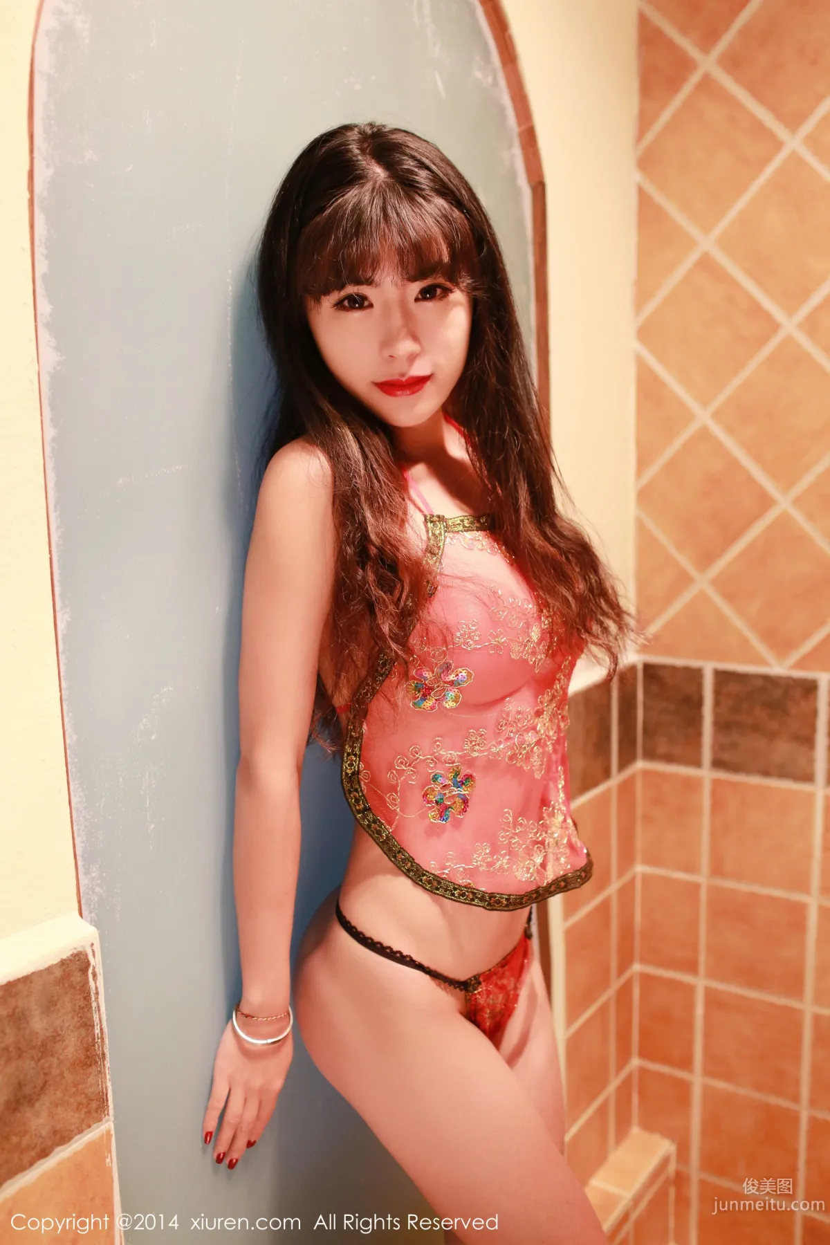 Liu Xueni Verna Lijiang Travel Shoot Sexy Dudou + Long Skirt Series [XiuRen] No.231 Photo Set photo 14
