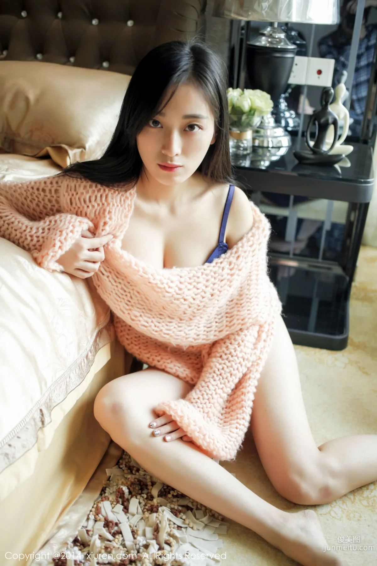 Qiaoyi joy, The Model with an Impressive Bust [XiuRen] No.246 Photo Set photo 1
