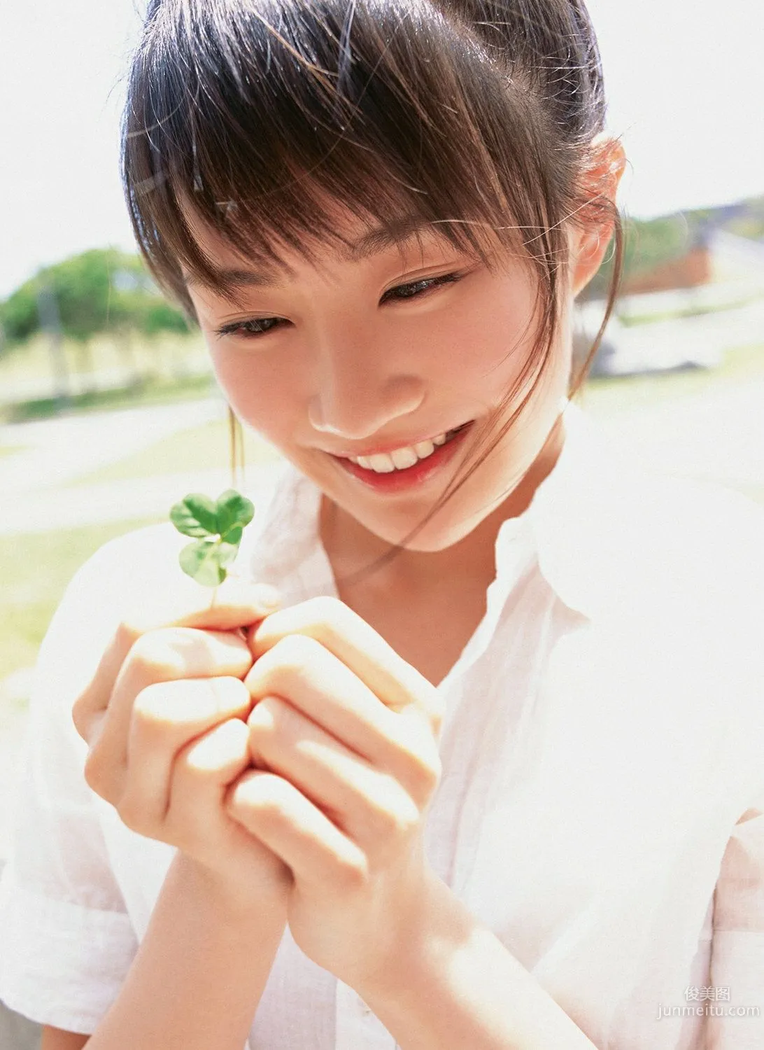 Ai Takabe, Ace Beautiful Girl of the Handkerchief Generation! Photo Set [YS Web] Vol.212 photo 23