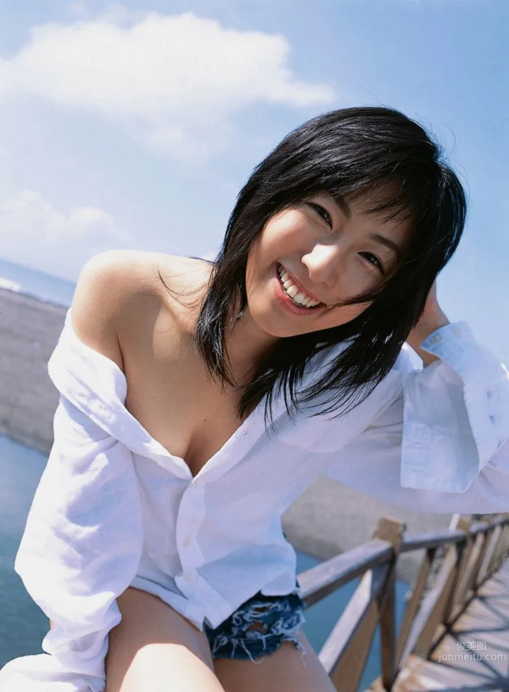 佐藤寛子《Lights,Camera,Action》写真集 [YS Web] Vol.1372