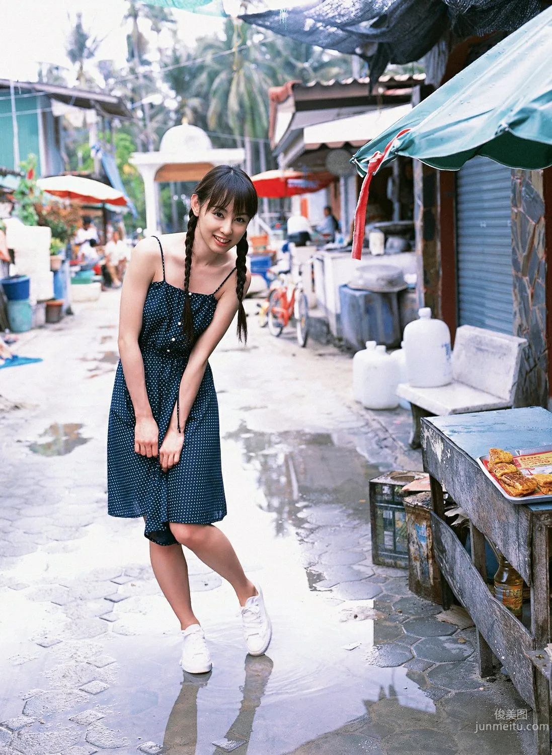 秋山莉奈《熱帯、美少女、ハプニング!!!》寫真集 [YS Web] Vol.215 27