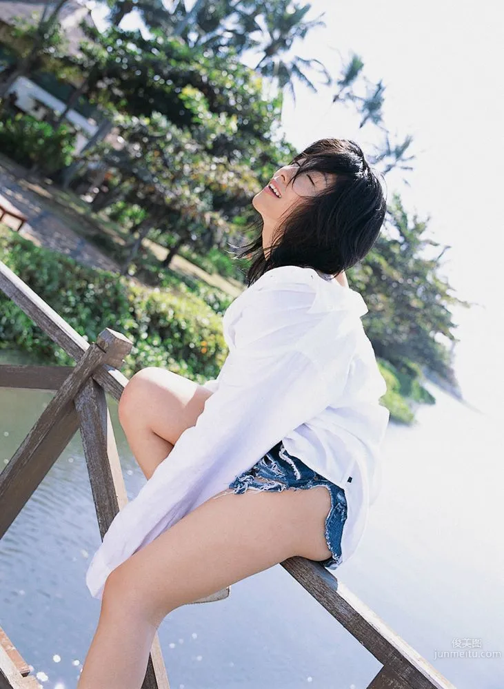 佐藤寛子《Lights,Camera,Action》写真集 [YS Web] Vol.1377