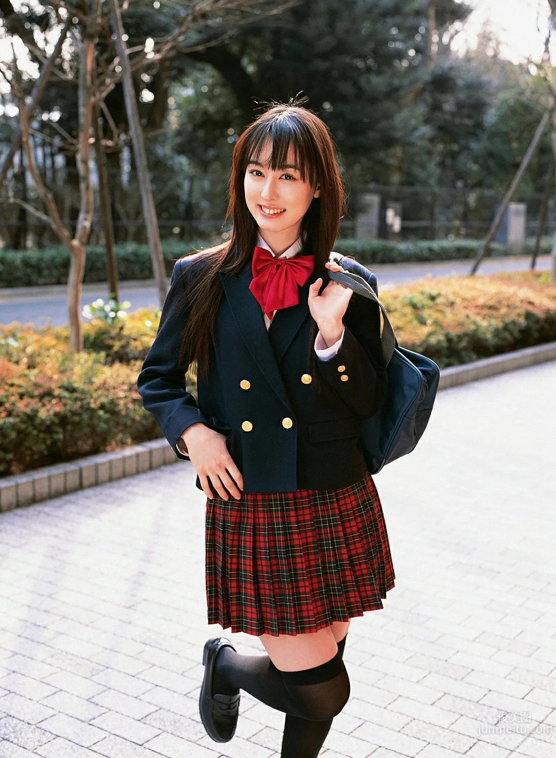 秋山莉奈《キミの素颜こつそりのぞいちやいま？？？た》写真集 [YS Web] Vol.2073