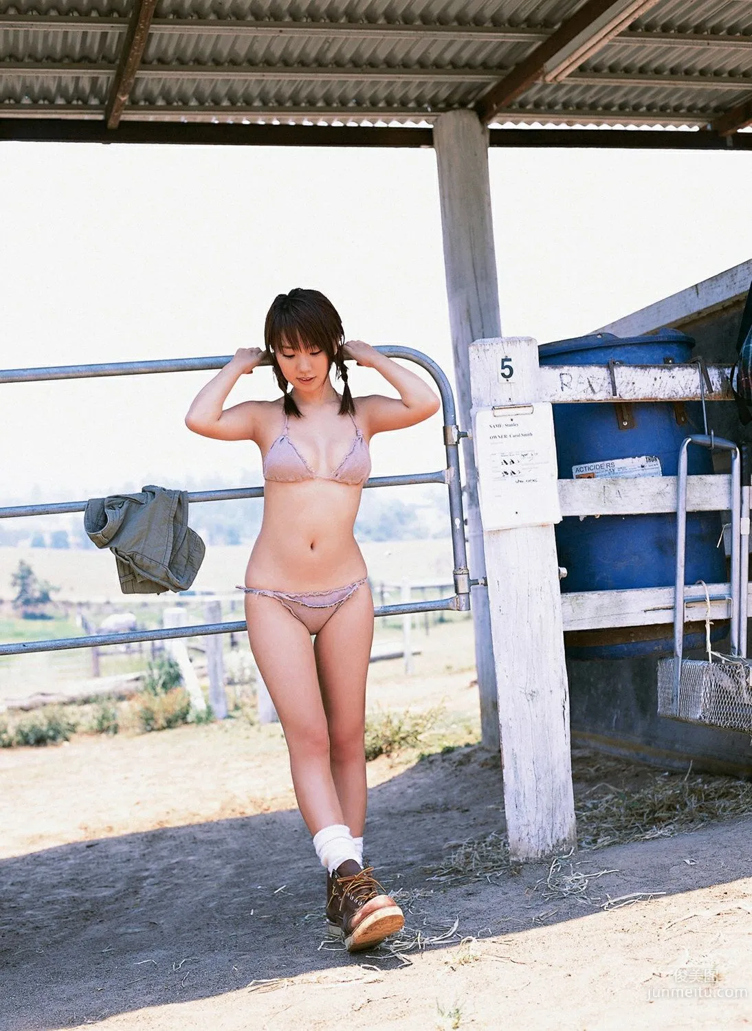 山本梓《フイルドでいこう!》寫真集 [YS Web] Vol.210 9