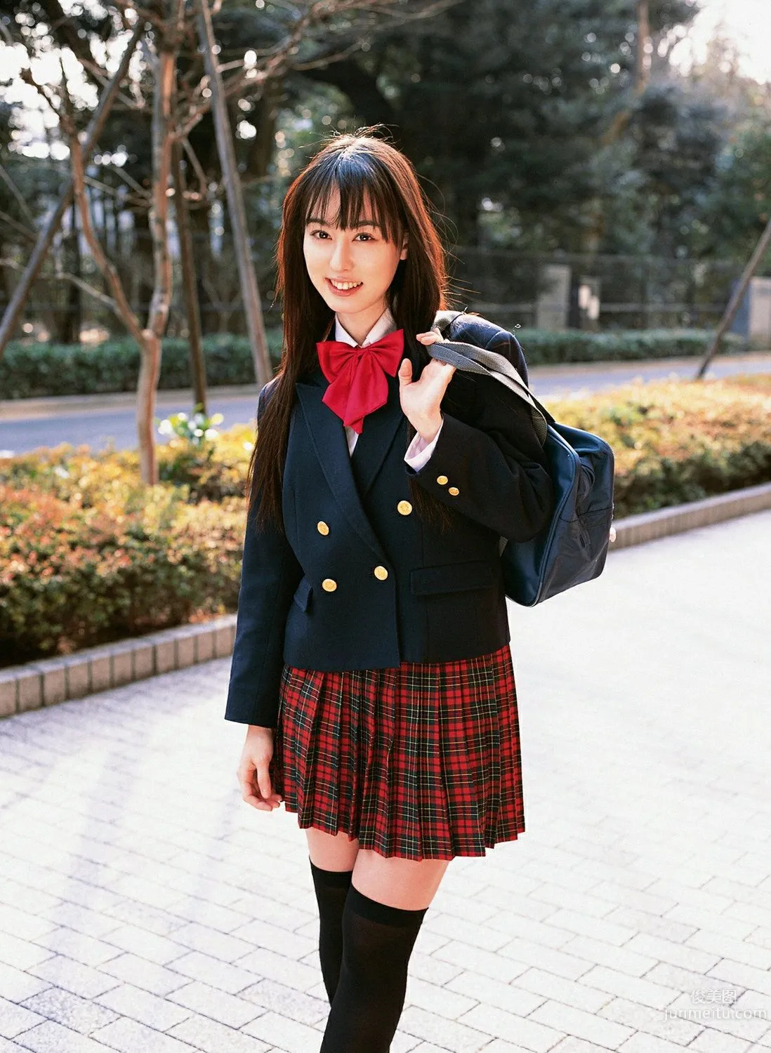 秋山莉奈《キミの素颜こつそりのぞいちやいま？？？た》写真集 [YS Web] Vol.2074