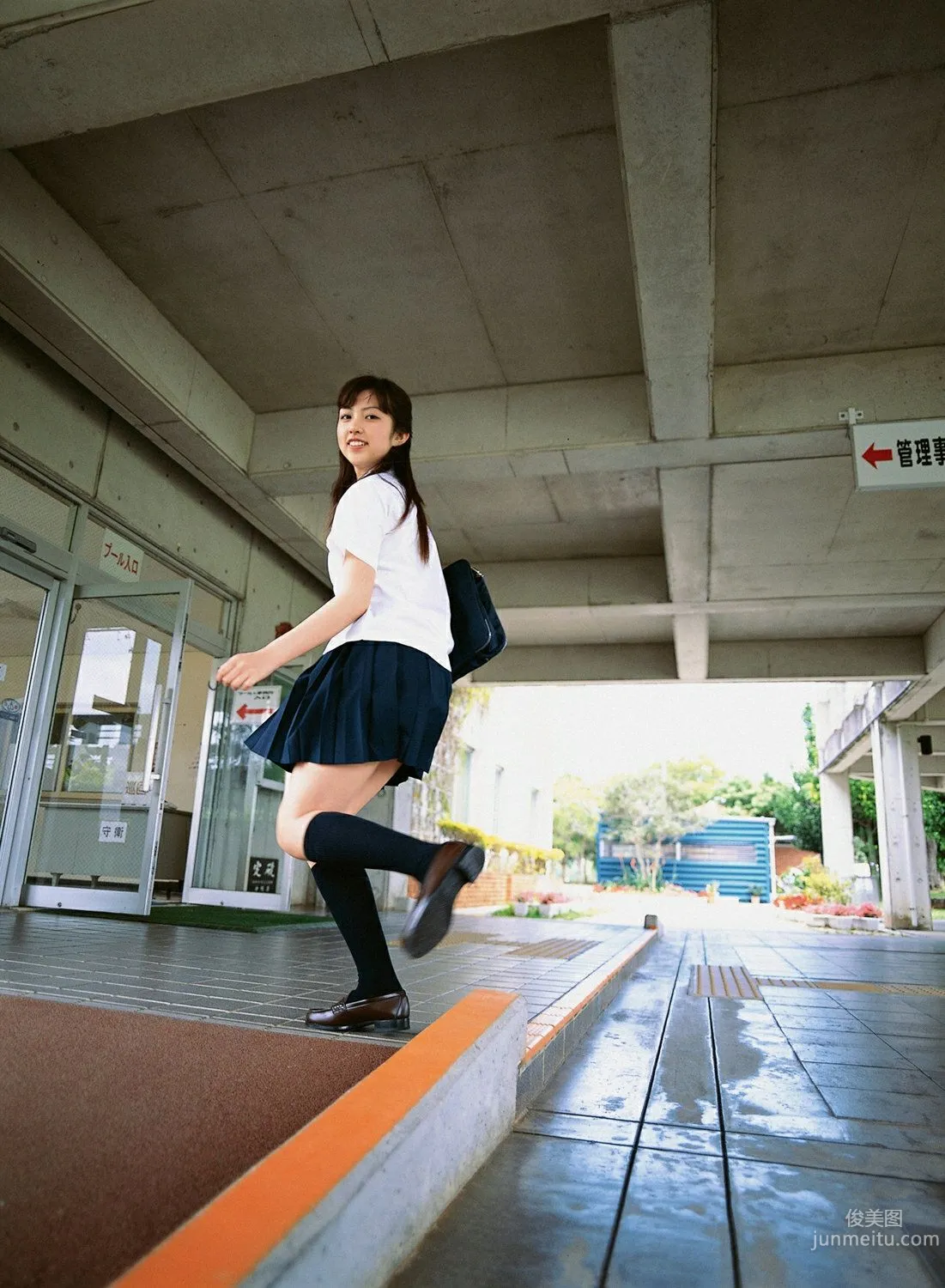 Azusa Togashi UNDERAGE! Photo Set [YS Web] Vol.219 photo 12
