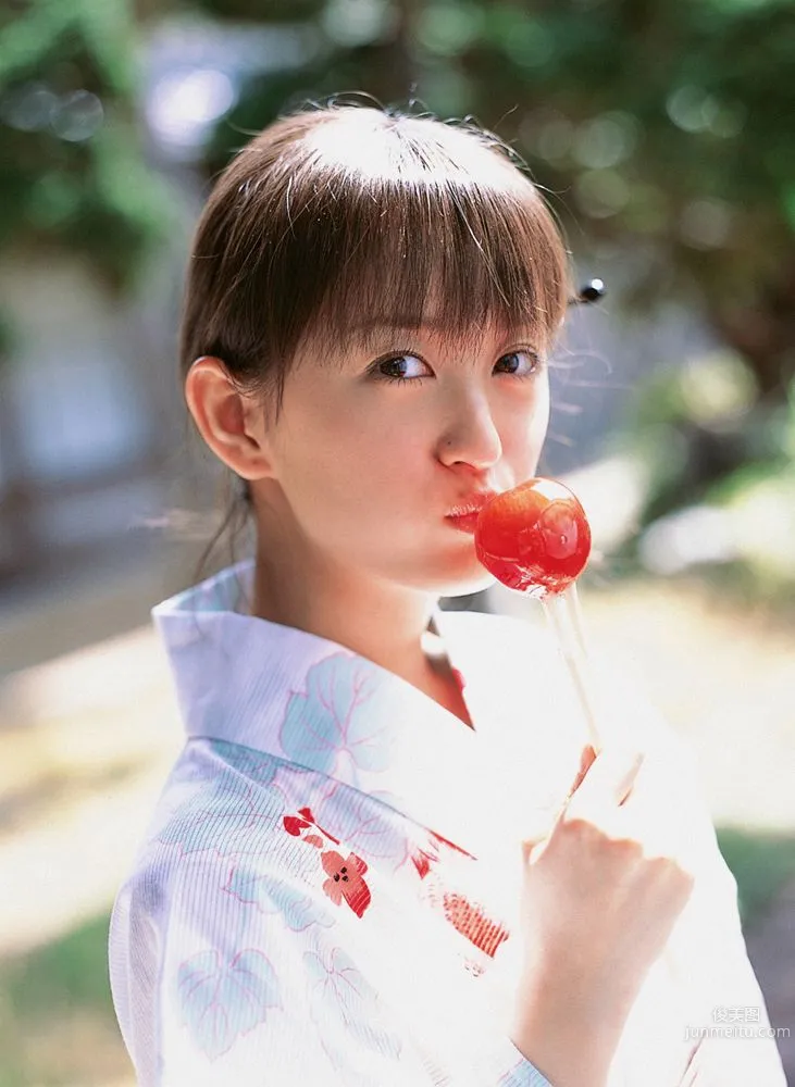 小松彩夏《オトナ？コドモ？》寫真集 [YS Web] Vol.135 1