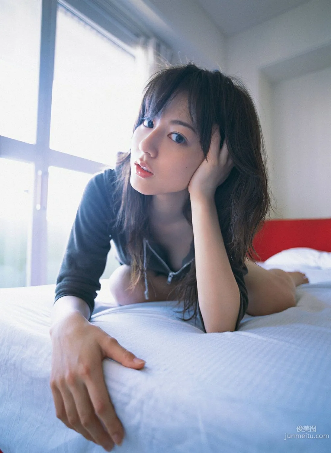 Yumi Sugimoto, Overwhelming Beautiful Girl Photo Set [YS Web] Vol.218 photo 84