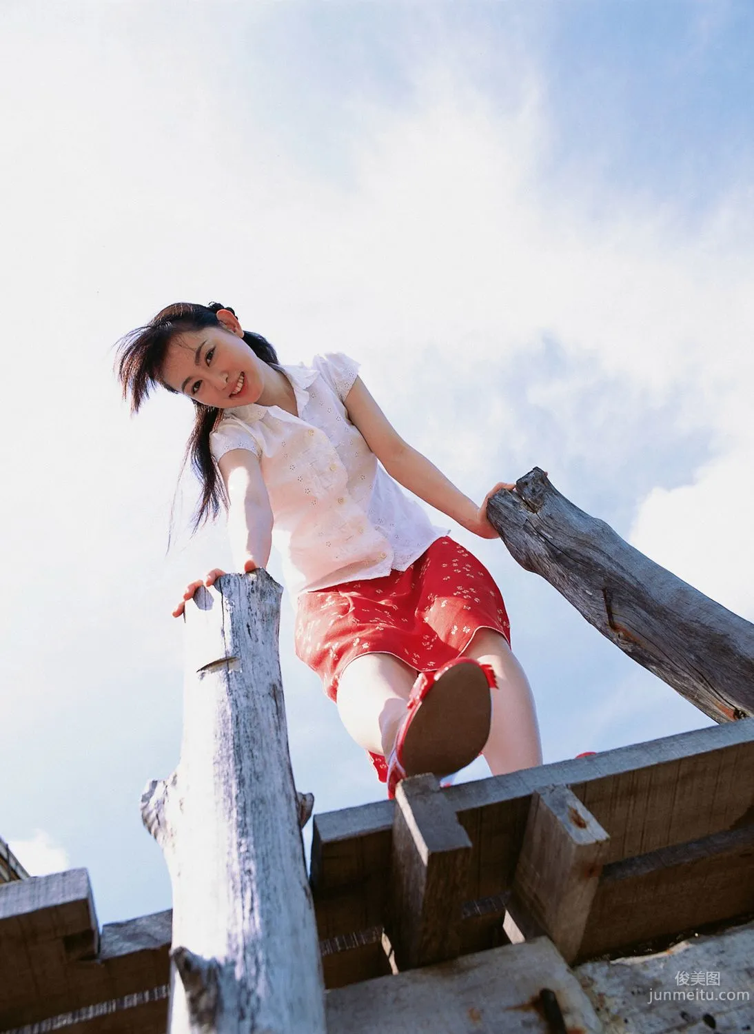 秋山莉奈《Watch Her Hip!》寫真集 [YS Web] Vol.200 22