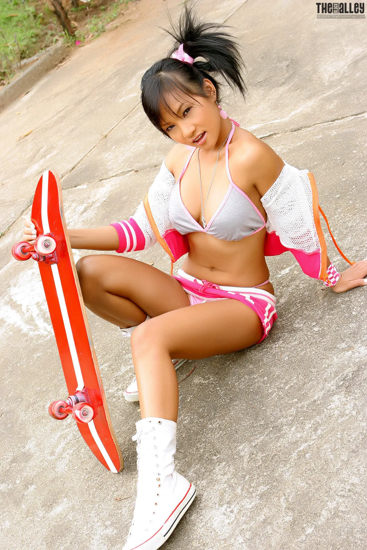 [TheBlackAlley] Sherly Tang 滑闆少女 寫真集 38